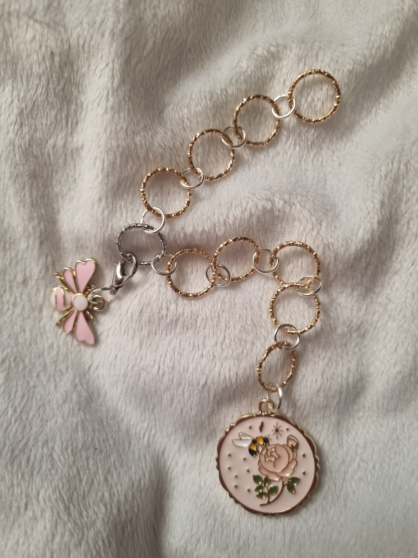 🎁 L'abeille & sa rose (100% off)