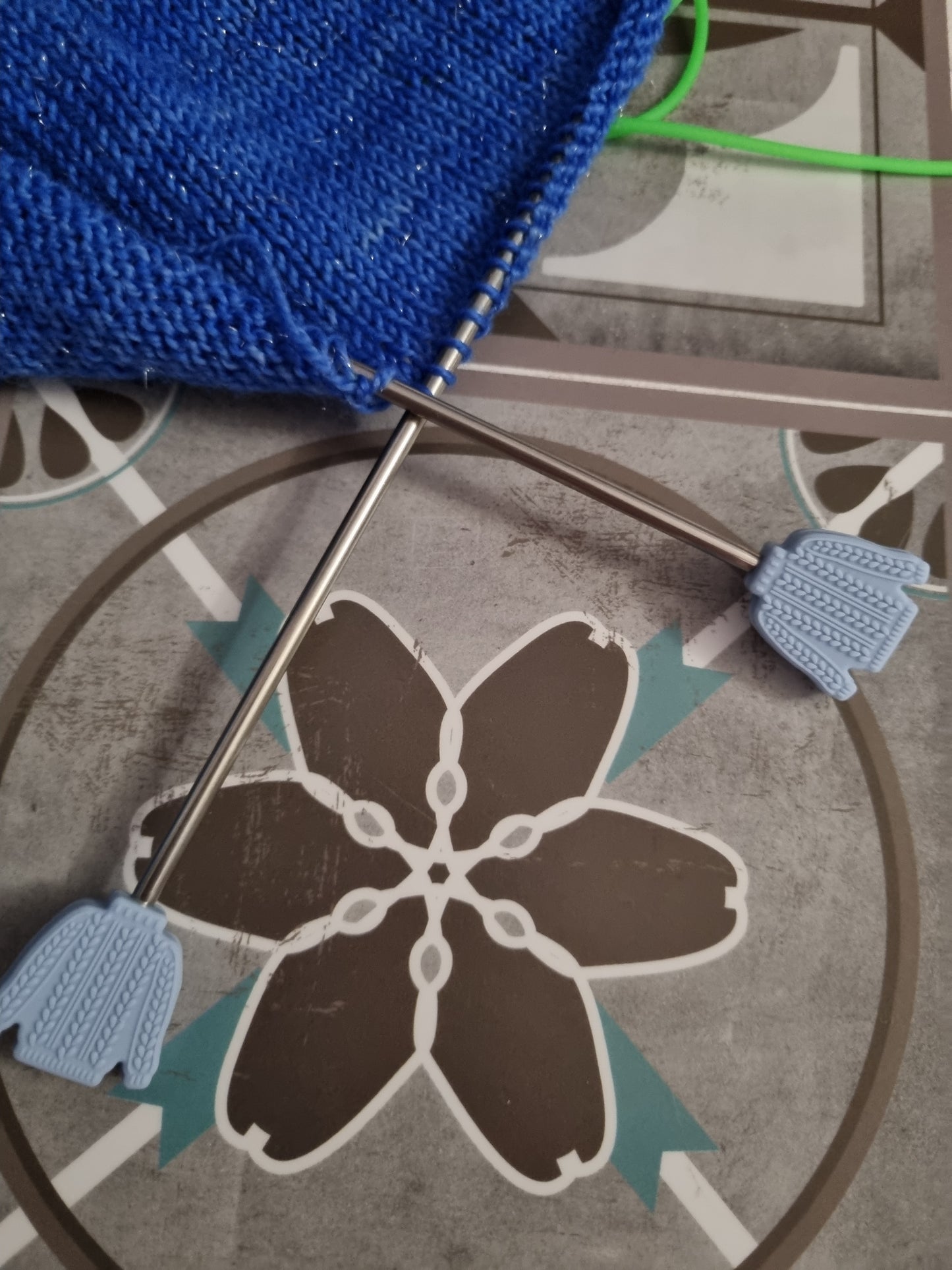 Stoppeurs de mailles - Pull tricoté